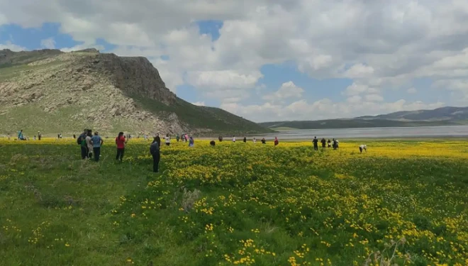 Keşiş Gölü ziyaretçilerini ağırlamaya başladı