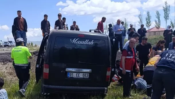 Çaldıran’da trafik kazası: 8 yaralı