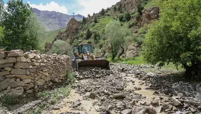 Başkale’de sağanak sonucu taşkın meydana geldi