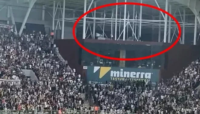 Vanspor bayrağını direkten indirip parçaladılar!