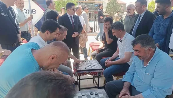 Özalp’te "Dama Turnuvası" sona erdi