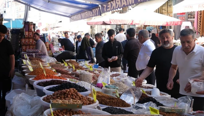 Van sokaklarında bayram öncesi "Kuru Kalabalık" var