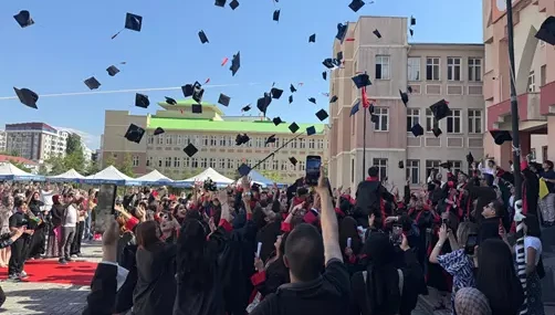 İpekyolu Belediyesi’nden Mezuniyet Etkinliklerine Destek