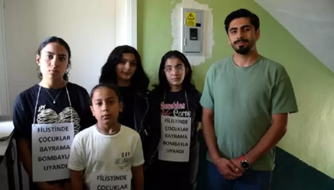 Bayramlaşmaya gittikleri evlerde Filistinli çocukların ağzından yazdıkları mektubu okudular