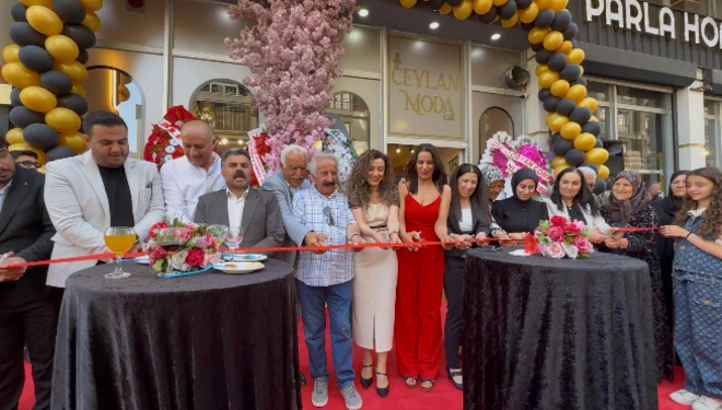 Van'da "Ceylan Moda Evi" açıldı