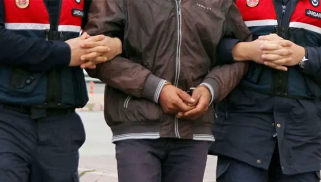 Aranan şahıs jandarma tarafından yakalandı