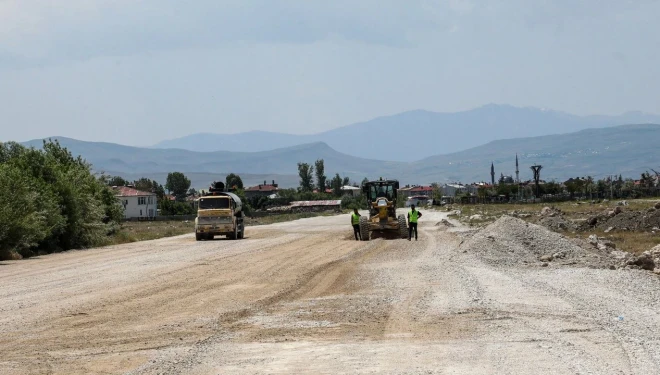 Van'ın bir türlü bitmeyen sahil yolunda