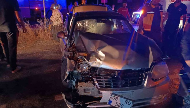 Van’da 2 otomobil çarpıştı: 9 yaralı