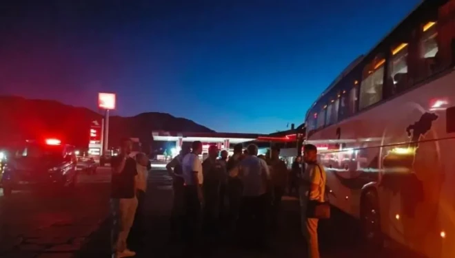 Elazığ'da Van otobüsüne saldırdılar!