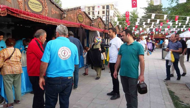 Van’da "İşyurtları Ürün ve El Sanatları Fuarı’nı 100 bin kişi ziyaret etti