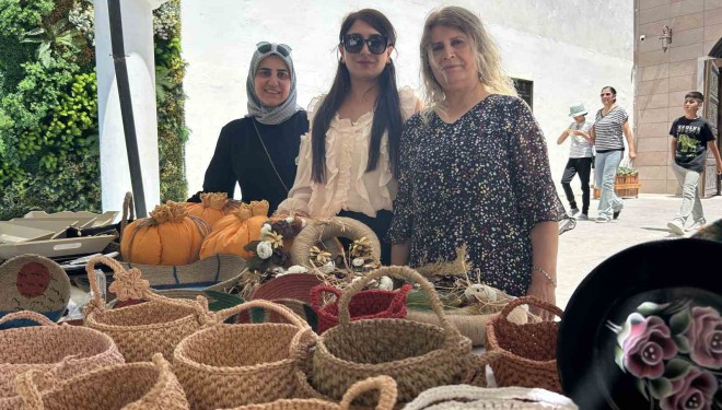 Van’da kadın kursiyerlerin el emeği beğeniye sunuldu