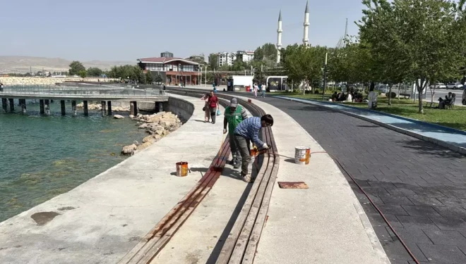 Edremit sahil bandı iyileştirme çalışmaları hız kazandı