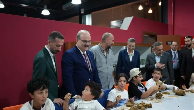 Van Kültür Yolu Festivali coşkuyla başladı