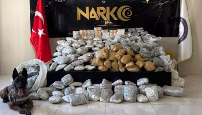 Van’da kamyonetteki yün çuvallarının içinden 122 kilo uyuşturucu çıktı