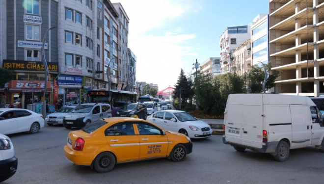 Van'da araç sayısı her geçen gün artıyor