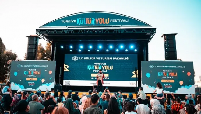 Vanlılara sanat dolu kültürle iç içe bir gün yaşadı