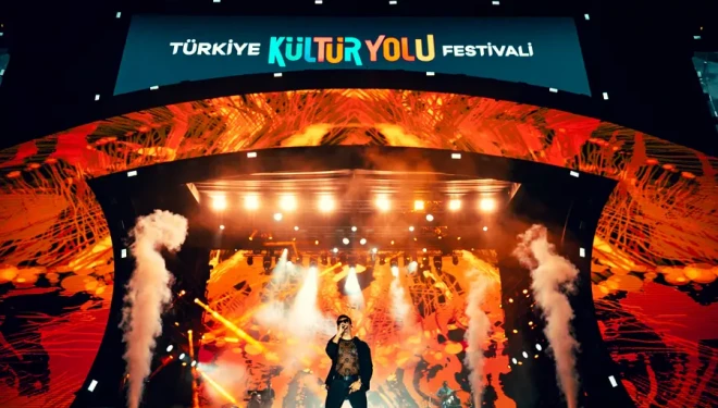 Van'da Gökhan Türkmen ile duygusal gece