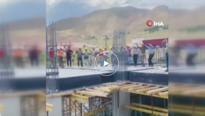 Düğün salonunda çalan müziğe dayanamayan işçiler böyle eşlik etti