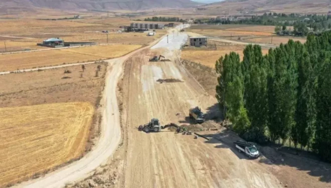 Van Büyükşehir Belediyesi Elmalık Yolu’nda çalışmalarını sürdürüyor