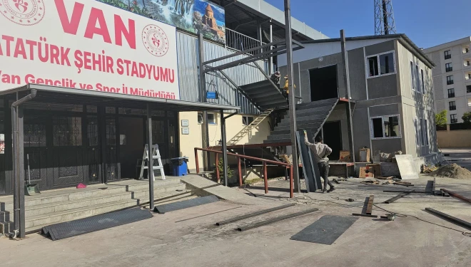 Vanspor stadyumunda dönüşüm çalışmaları başladı