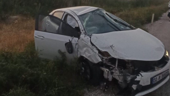 Van’da otomobil ile kamyonet çarptı: 6 yaralı