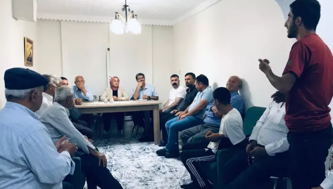 Eşbaşkanlar Beyüzümü Mahallesi'nde halkla bir araya geldi