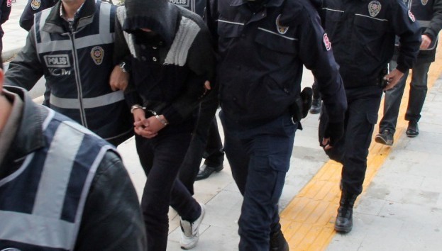 Van’da değişik suçlardan 13 kişi tutuklandı