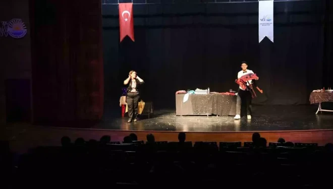 Yaz spor okullarındaki öğrencilere sürpriz sihirbazlık gösterisi