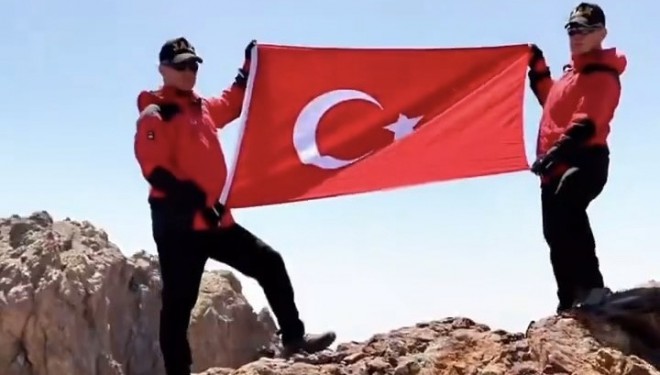 Van’da JAK ekipleri Erek Dağı zirvesinde