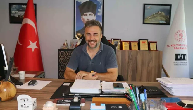 16 yaşında tanıştığı devlet tiyatrosuna müdür oldu