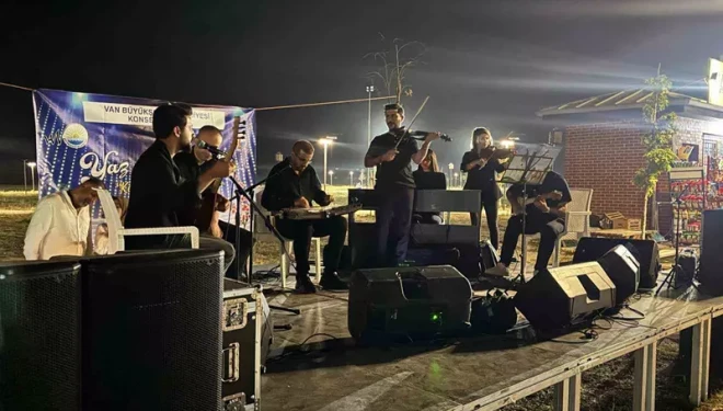 Van Büyükşehir Belediyesi’nin yaz konserlerine yoğun ilgi
