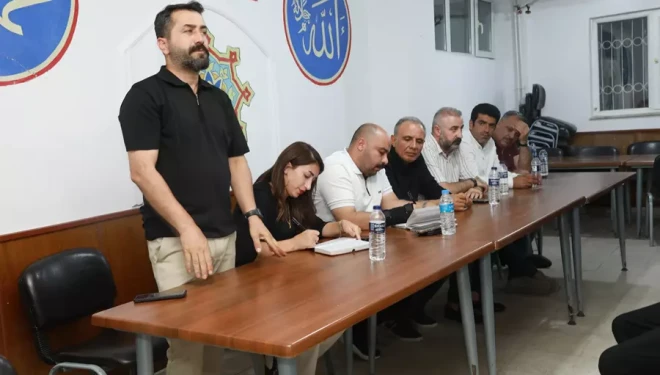 İpekyolu Belediyesi Buzhane ve Yeni Mahalle’de vatandaşları dinledi