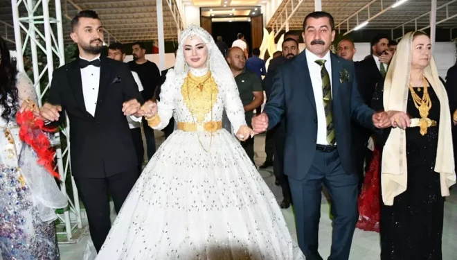 Van'ın tanınmış esnaflarından 'Kaya Usta'nın mutlu günü