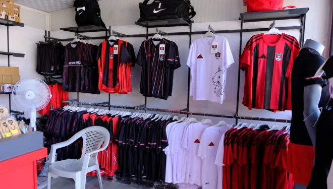 Vanspor store mağazası yoğun ilgi görmeye devam ediyor