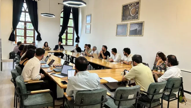 Diyarbakır’da “Sınırların Ötesinde” panelinde Türkiye ve diasporada Kürt gençliği tartışıldı