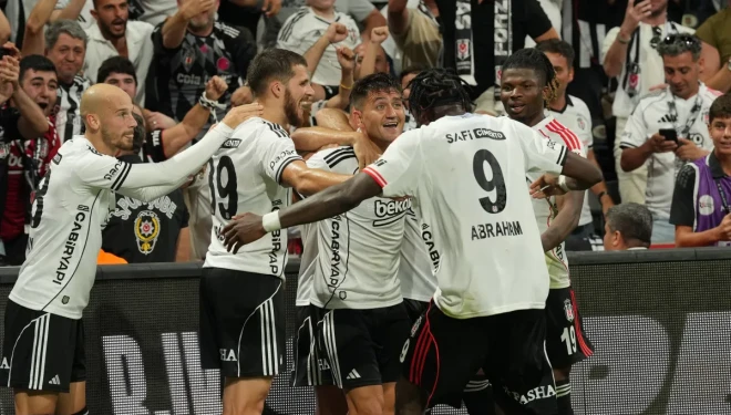 Beşiktaş, Başakşehir'i 2-1 mağlup etti