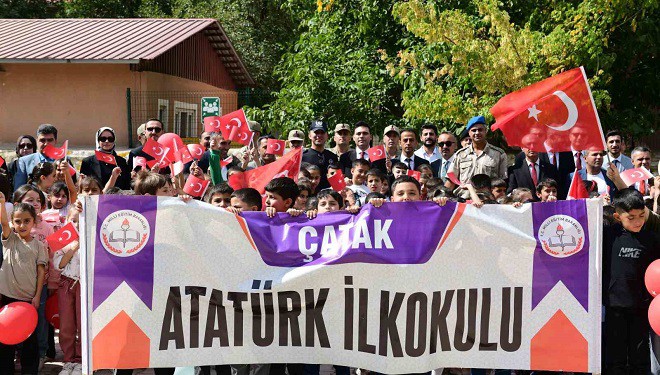 Çatak’ta İlköğretim Haftası coşkuyla kutlandı