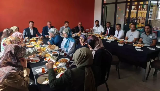 Muradiye Halk Eğitim Merkezinden usta öğreticilere teşekkür kahvaltısı