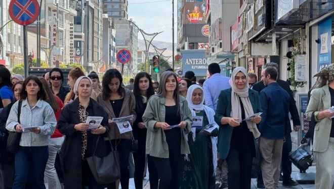Rojin Kabaiş için Van’da düzenlenecek yürüyüş öncesi bildiri dağıtıldı