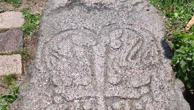 Van’da 2 adet kabartma taş stel ele geçirildi