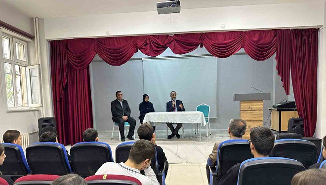 Van’da "5 Soru ve 5 Cevap" konferansı