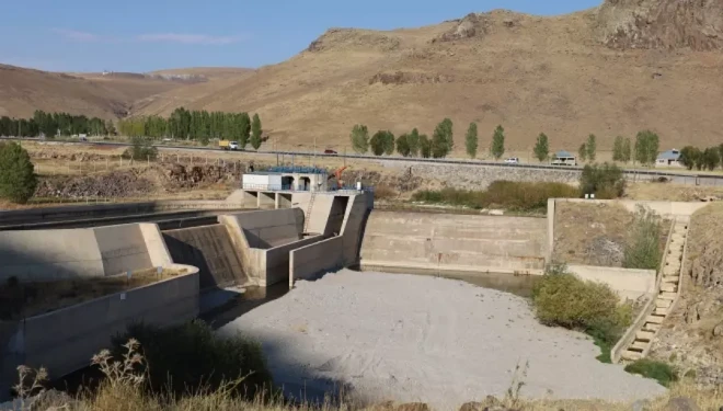 HES’ler Muradiye Şelalesi’ni kurutuyor