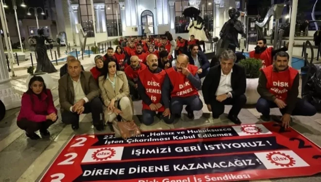 Van Büyükşehir Belediyesi'nden çıkarılan işçiler eylemlerini sürdürüyor
