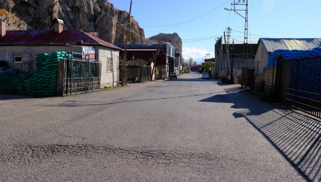 Van Kömürcüler Sitesi’nde esnaflar bir bir kepenk indiriyor