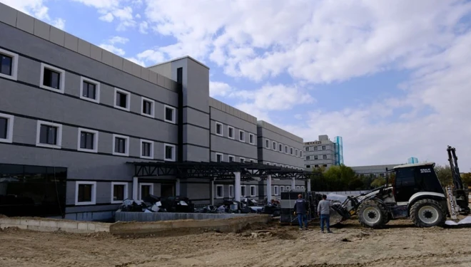 Van YYÜ'de bulunan anne oteli açılış için gün sayıyor