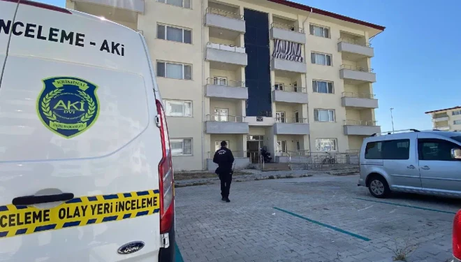 İnfaz koruma memuru evinde ölü bulundu!