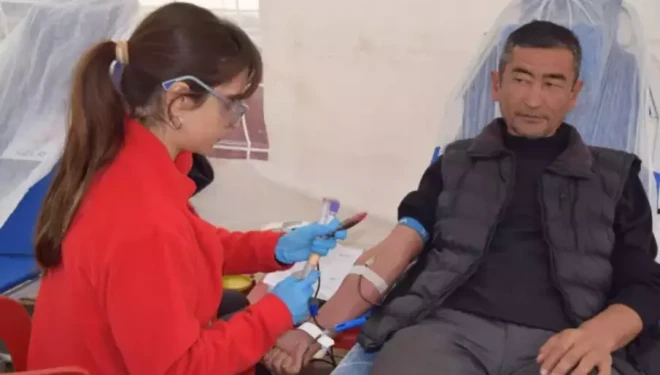 Erciş'te deprem şehitleri anısına kan bağışı kampanyası