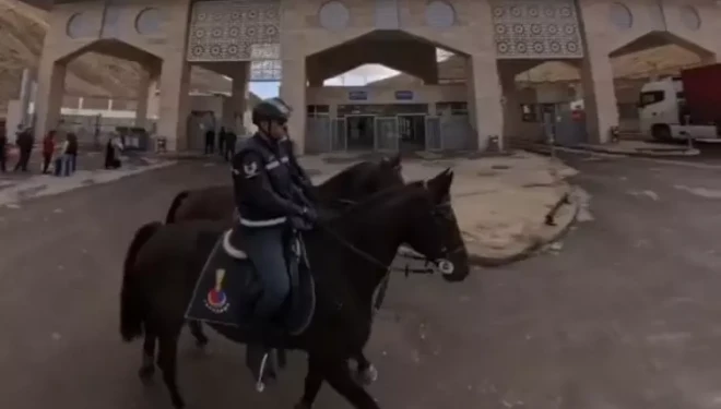 Atlı Jandarma Timleri Kapıköy sınırında görevde