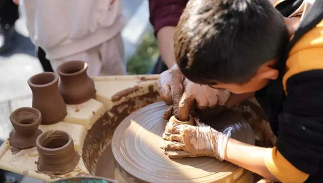 İpekyolu Belediyesi’nin 'Sonbahar Şenliği'nde vatandaşlar doyasıya eğlendi