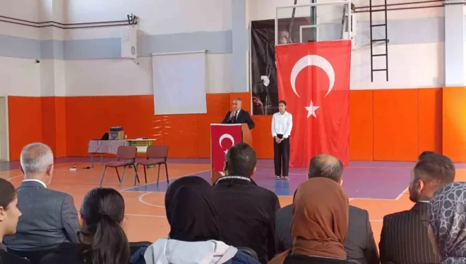 Muradiye’de imam hatip okullarının 74. kuruluş yıl dönümü kutlandı